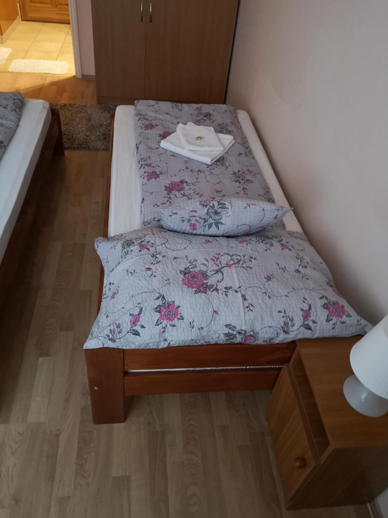 Natasa Apartman Orosháza Esterno foto