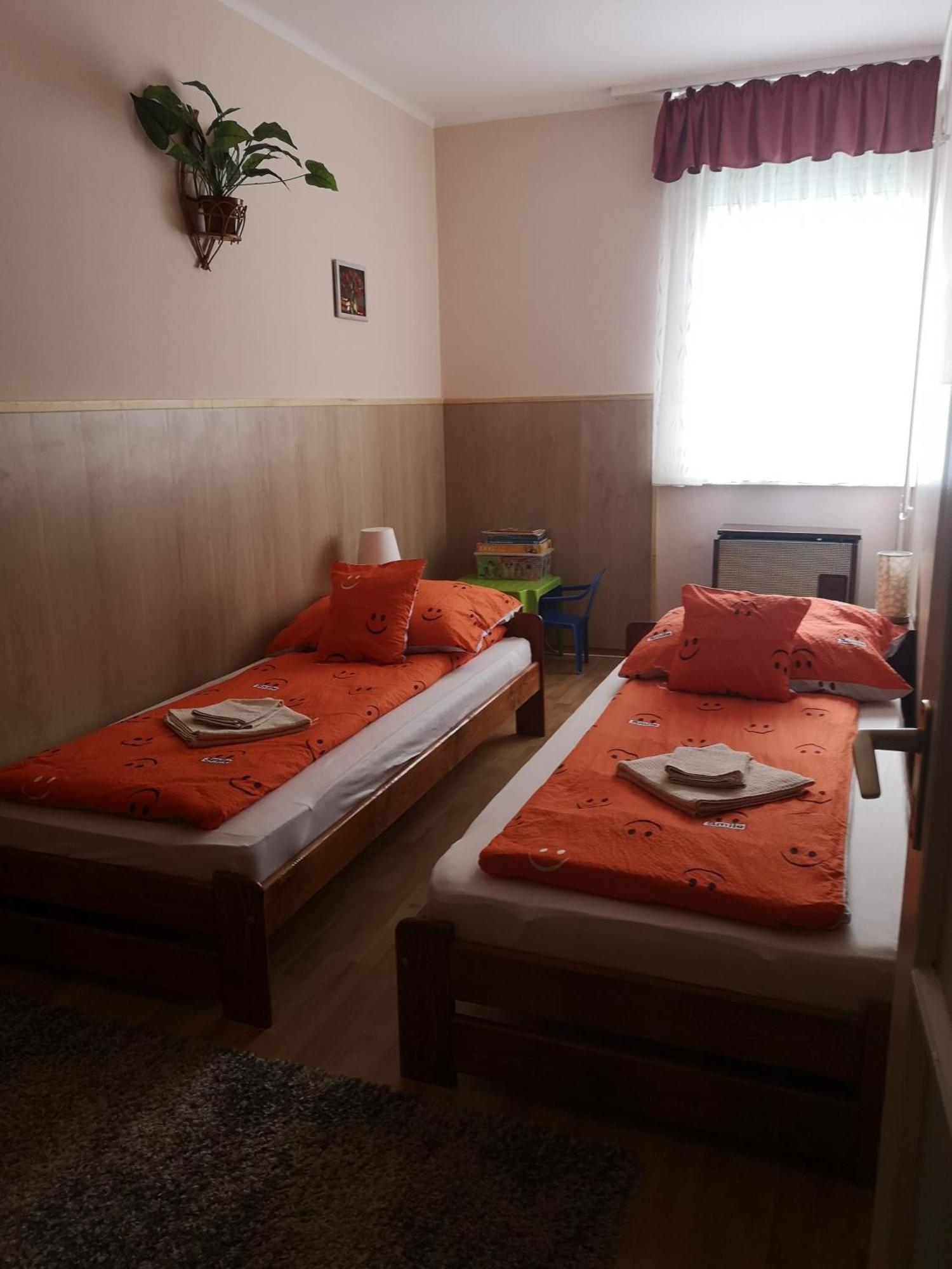 Natasa Apartman Orosháza Esterno foto